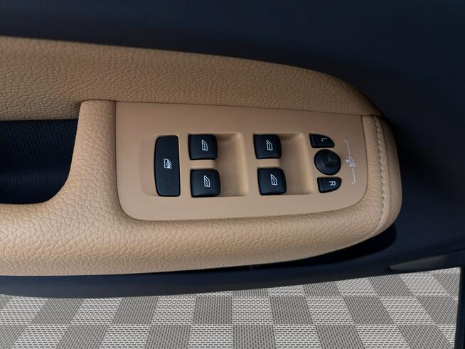 Volvo XC 60 WE899YV#T4 Momentum Pro Podgrz.f i szyba Salon PL VAT 23% Gdynia - zdjęcie 11