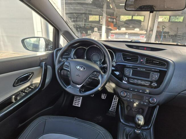 Kia Ceed 1.6 CRDi 128 Platinum Edition Łaziska Górne - zdjęcie 11