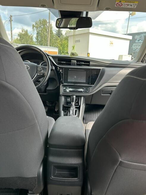 Toyota Corolla Sedan Warszawa - zdjęcie 7