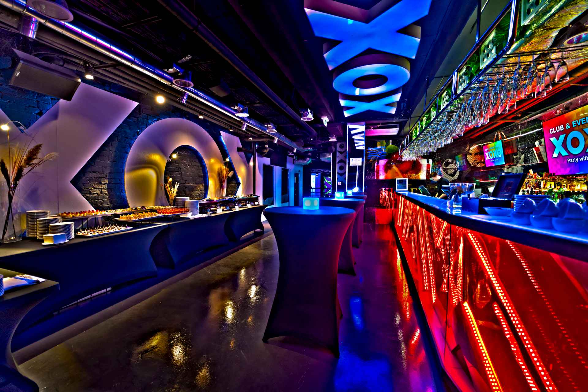 Sala na osiemnastkę - organizacja urodzin klub XOXO Party Śródmieście - zdjęcie 12