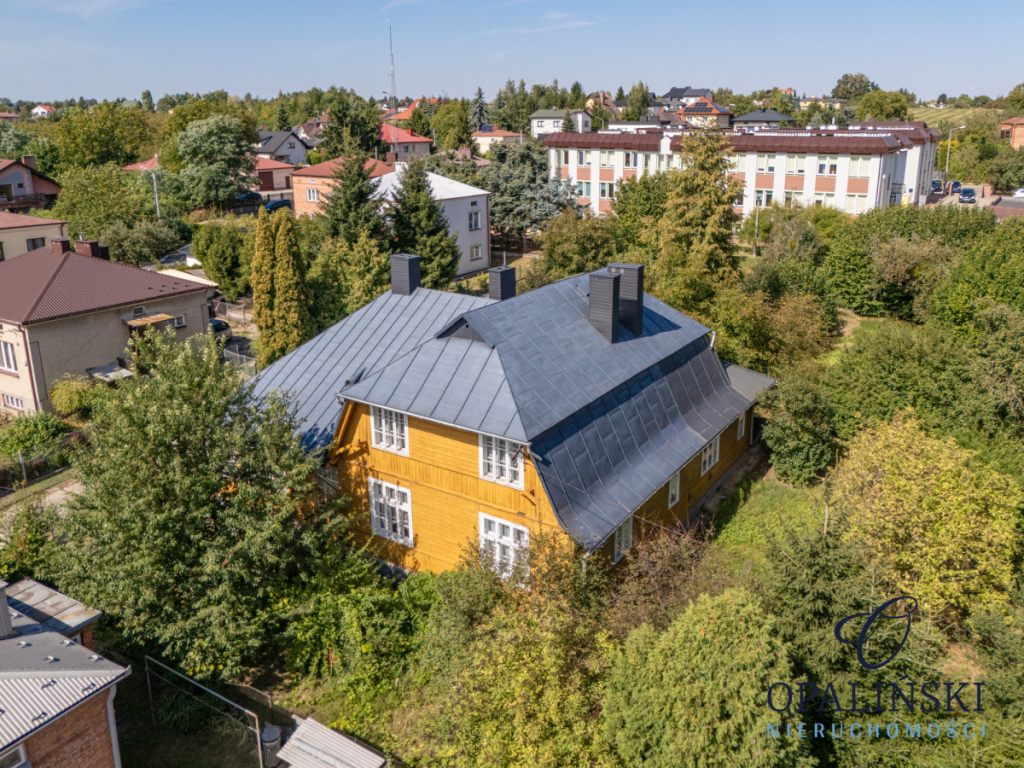 Niezwykły drewniany dom z amfiladą z XX wieku Opatów - zdjęcie 6