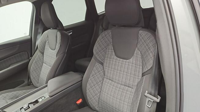 Volvo XC 60 2.0 Momentum Pro 2WD ! Z Polskiego Salonu ! Faktura VAT ! Warszawa - zdjęcie 11