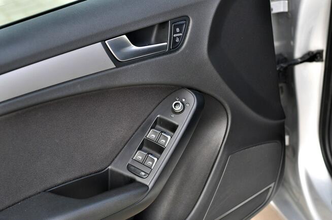Audi A4 2.0TDI Lift Klimatronik Navi Alufelgi Parktronik Płock - zdjęcie 12