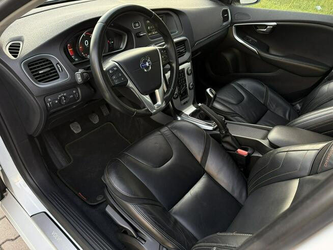 Volvo V40 1.6D Ocean Race Virtual Skóra PDC  Alu Biała Perła Carpass Końskie - zdjęcie 9