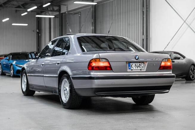 BMW 740 Oryginał. Bezwypadkowa. Niski przebieg. Węgrzce - zdjęcie 12