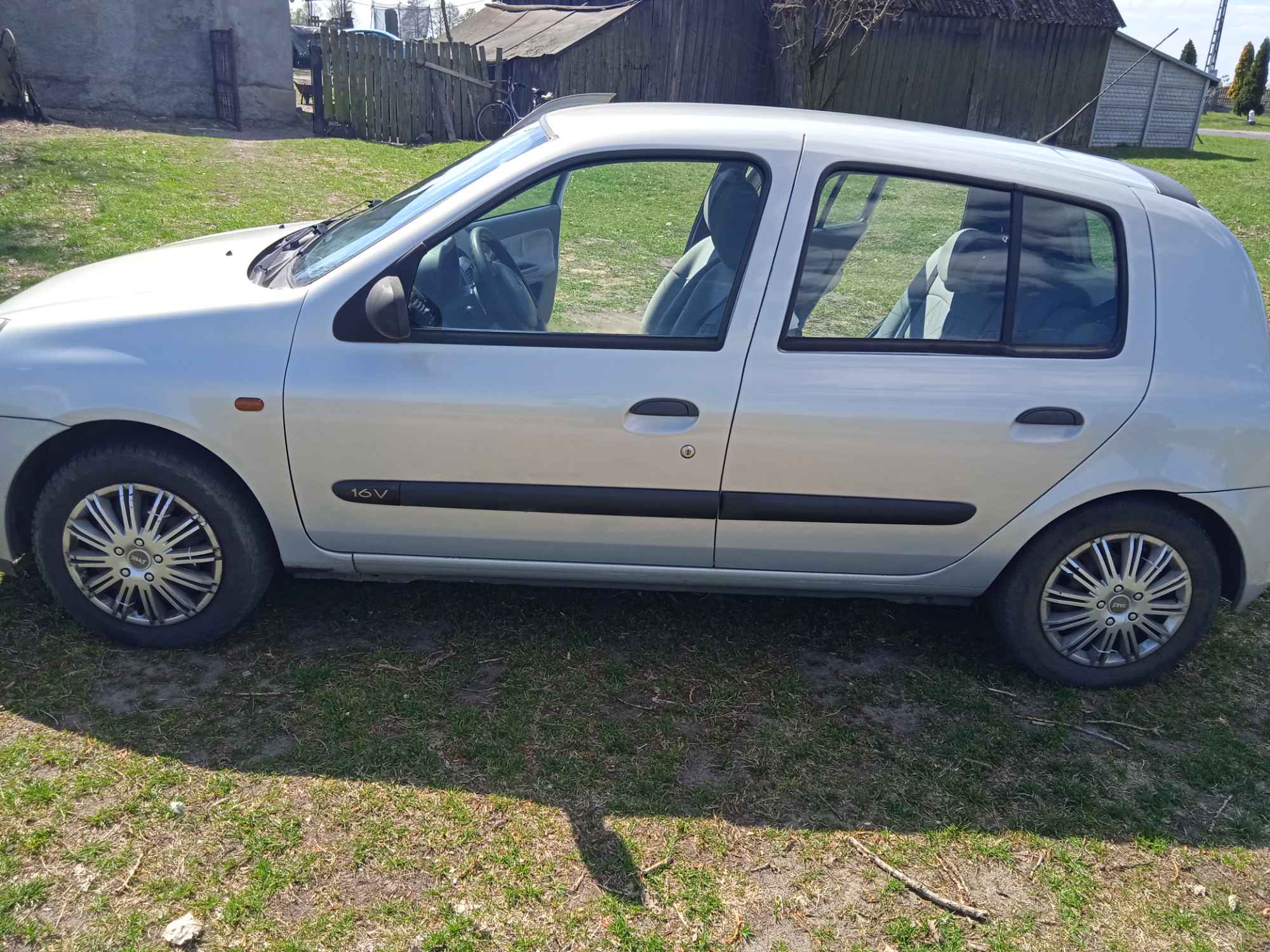 Renault Clio z gazem i hakiem Dąbie - zdjęcie 4