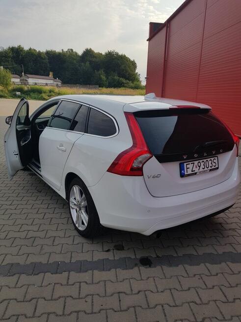 VOLVO V60 D3 2017 salon Polska Brzeg - zdjęcie 2