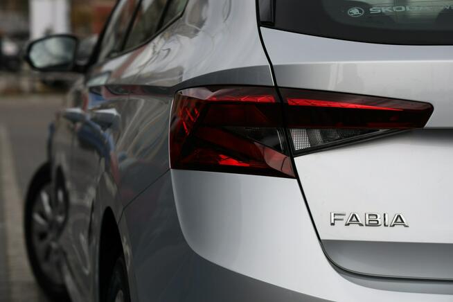 Škoda Fabia 1,0 110 KM Ambition manual Tychy - zdjęcie 10