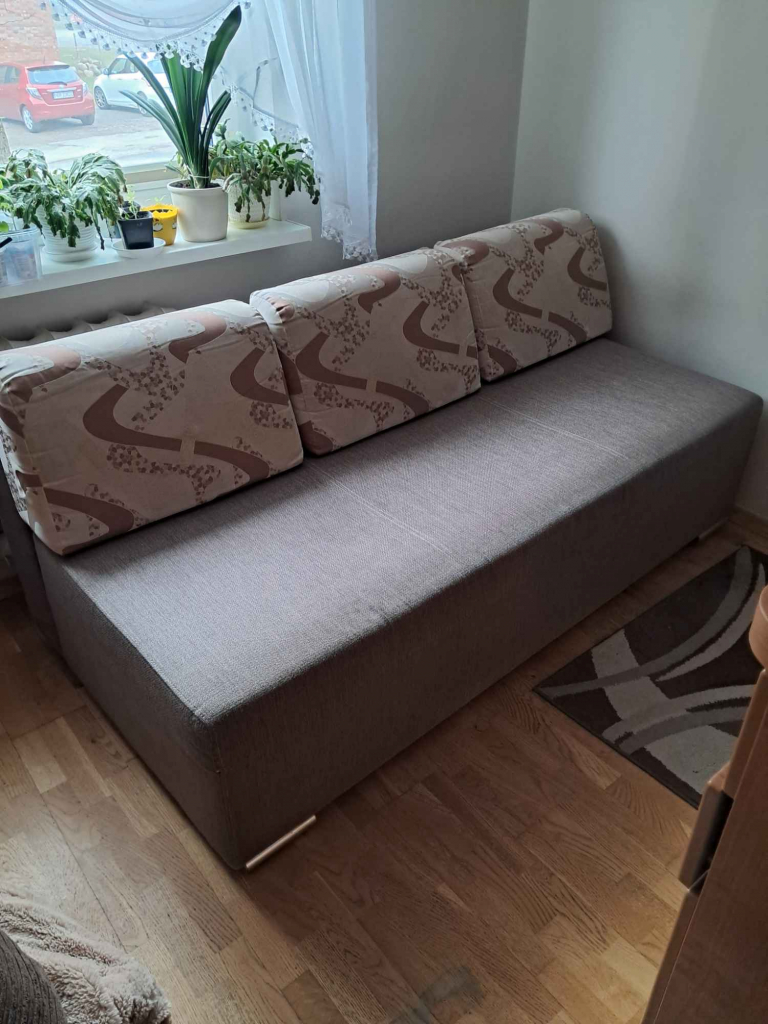 Posiadam na Sprzedam kanapę rozkładaną Pieniężno - zdjęcie 1
