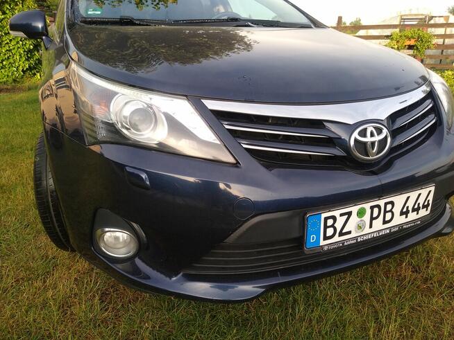 Toyota Avensis 2.0 D-4D Premium Wałcz - zdjęcie 9