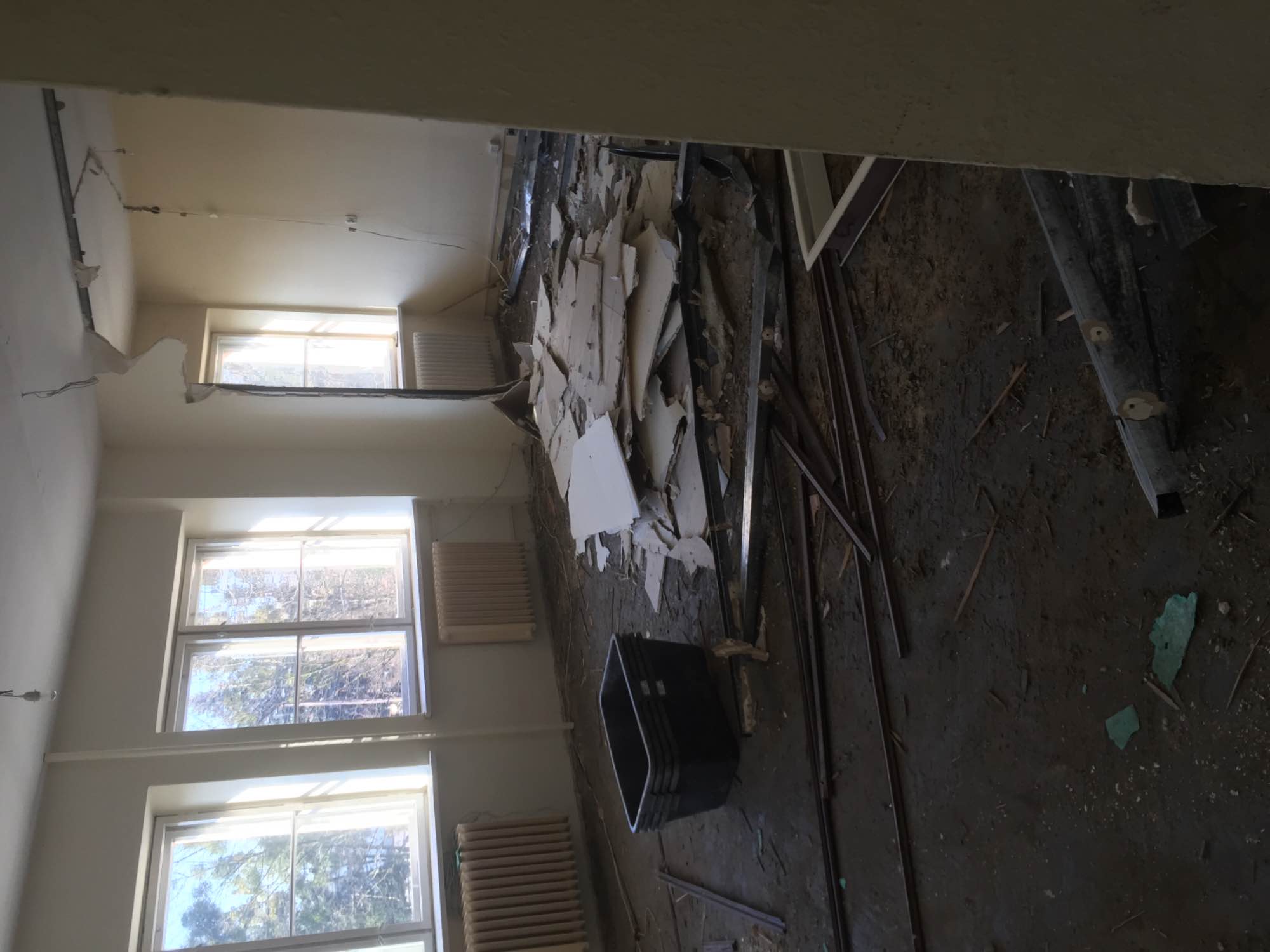 DEMONTAŻ.  Skuwanie kafli,glazury,tapety,tynków w mieszkaniu Wroclaw Fabryczna - zdjęcie 4