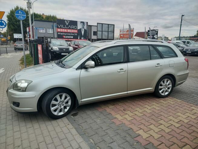 Toyota Avensis 2.0 D4D 126KM Klimatyzacja Łuków - zdjęcie 8