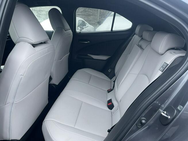 Lexus UX 250H Salon PL Hybryda Automat Kamera Podgrzewanie 184KM Gliwice - zdjęcie 11