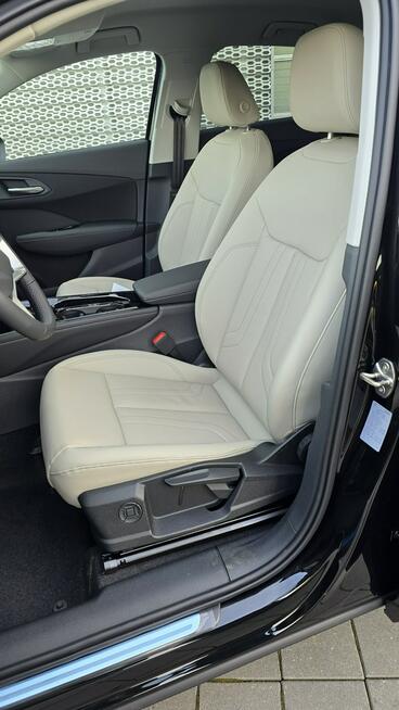 Audi Q3 e-hybrid 272 KM S tronic JASNA TAPICERKA Radom - zdjęcie 8