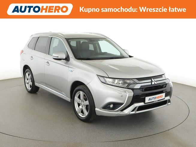 Mitsubishi Outlander 224KM PHEV 4x4 alcantara kamera tempomat Warszawa - zdjęcie 10