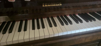 sprzedam pianino marki LEGNICA