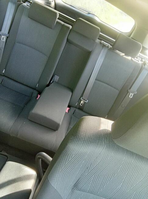 Samochód osobowy toyota Avensis Nowogrodziec - zdjęcie 5