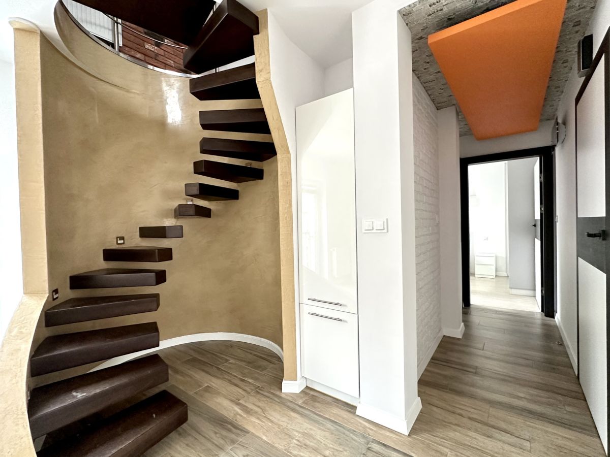 Unikatowe, dwupoziomowe mieszkanie w Plewiskach Plewiska - zdjęcie 1