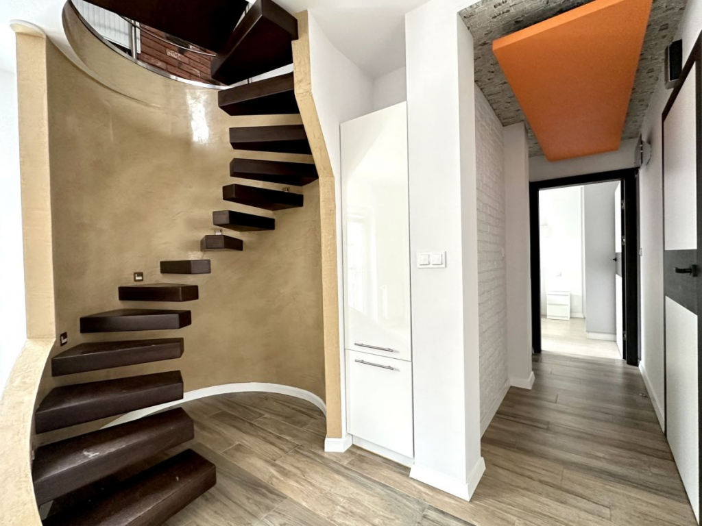 Unikatowe, dwupoziomowe mieszkanie w Plewiskach Plewiska - zdjęcie 1