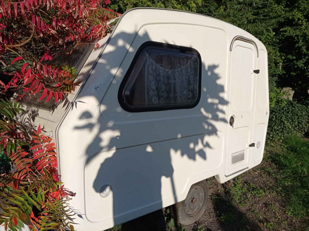 Sprzedam przyczepę campingową N-126 z hamulcem najazdowym Fabryczna - zdjęcie 7