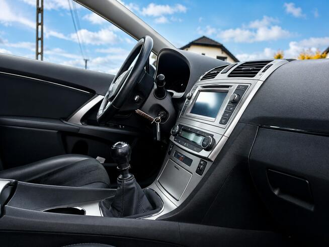 Toyota Avensis Sadlno - zdjęcie 11