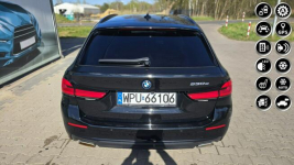 Hybryda Plug In 530e Bogate Wyposażenie Pali Jeżdzi