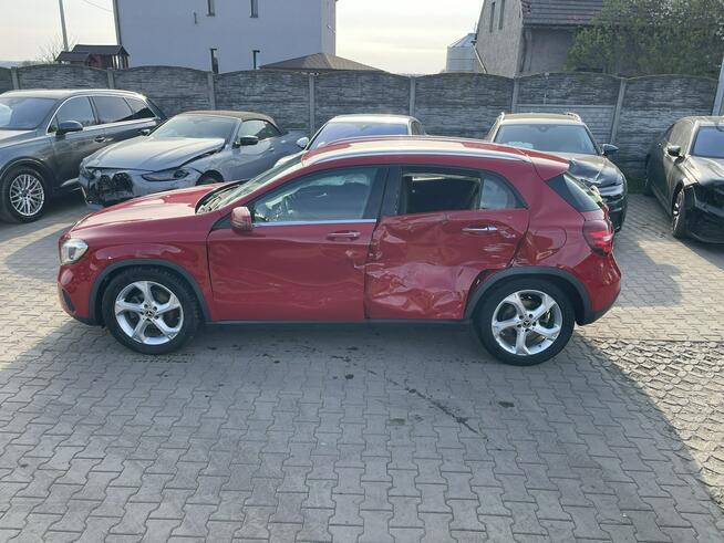 Mercedes GLA 200 AMG line Automat 4Matic Podgrzewane Kamera Skóra Gliwice - zdjęcie 4