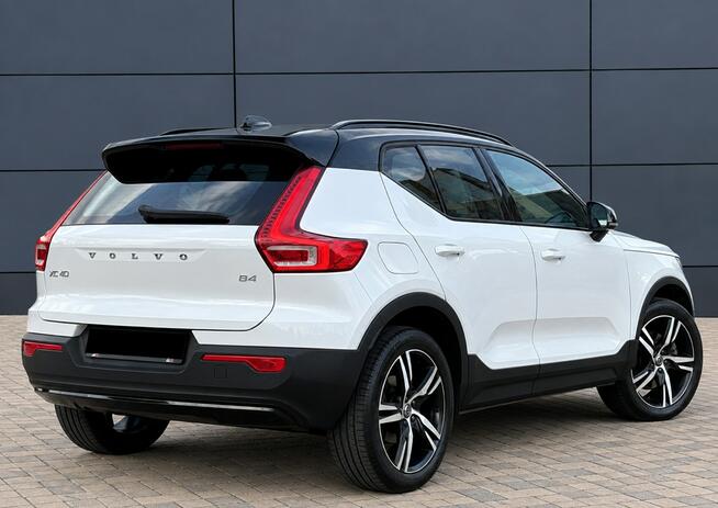 Volvo XC 40 2.0 B4 R-Design Faktura VAT 23% harman &amp; kardon Tarnowskie Góry - zdjęcie 3