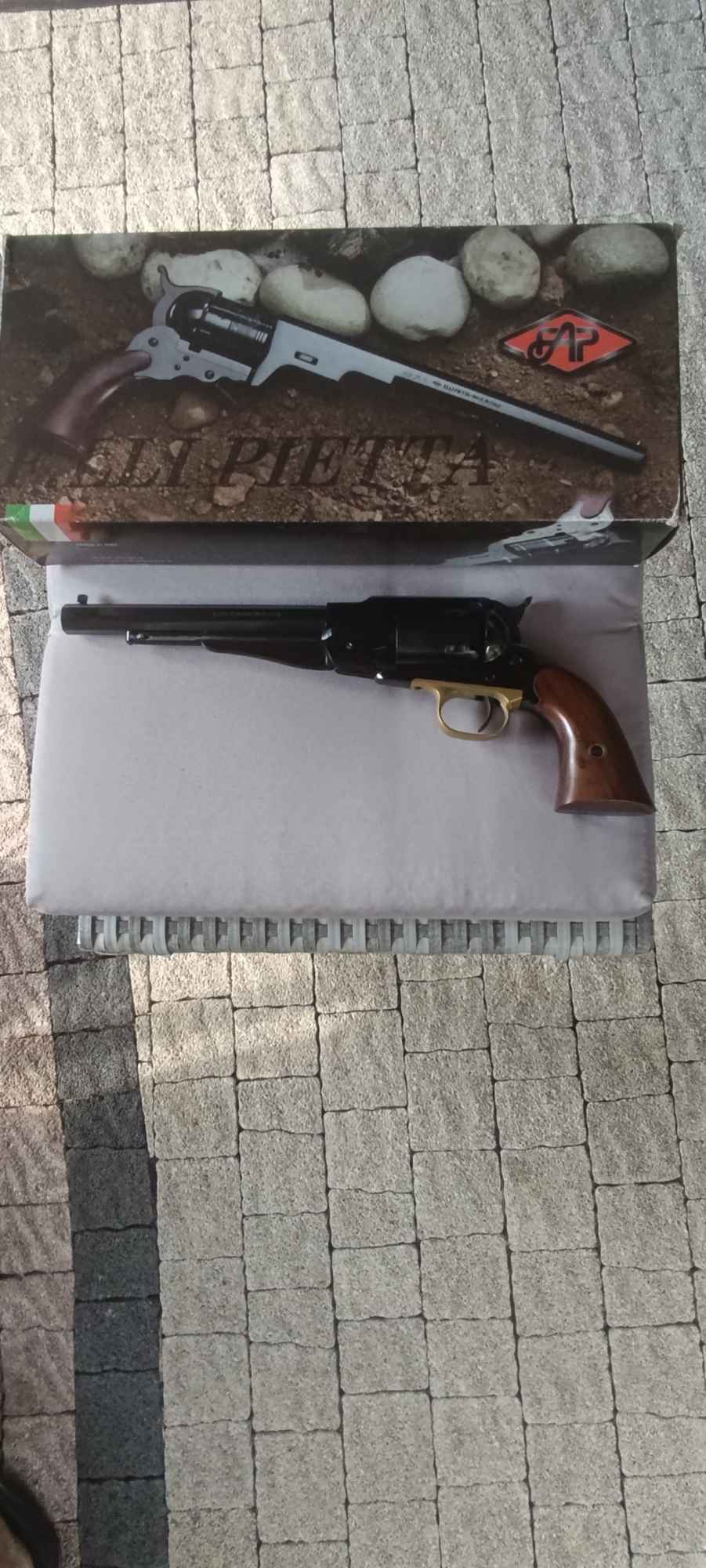 Rewolwer czarnoprochowy Pietta Remington New Army 1858 +kluczyk Grunwald - zdjęcie 3
