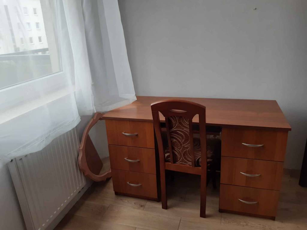 pokój dziewczyny w mieszkaniu studenckim Kraków GrotaRoweckiego49a Podgórze - zdjęcie 2