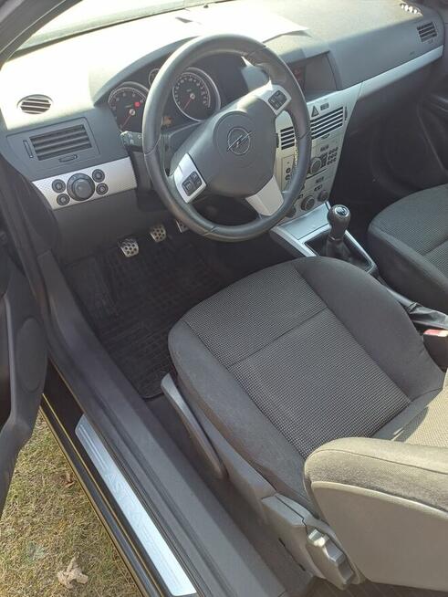 Opel Astra H 1.6 GTC 2006r Orzesze - zdjęcie 6
