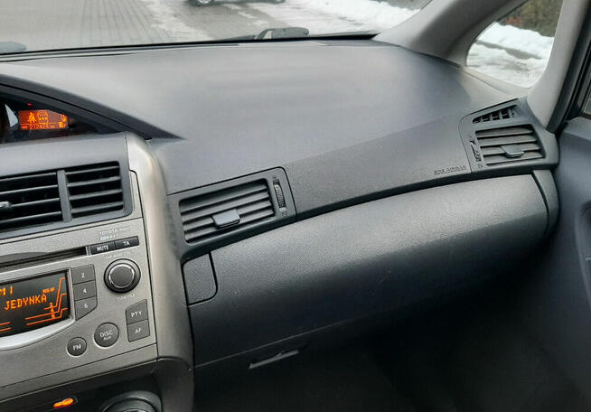 Toyota Verso 1.6 benzyna -bez rdzy- Proszówki - zdjęcie 12