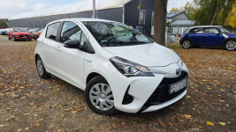 Toyota Yaris 1.5 HSD 100KM Salon PL Bezwypadkowy Serwis Otwock Mały - zdjęcie 4