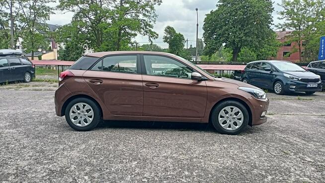 Hyundai i20 bardzo zadbany,  pierwszy właściciel, niski przebieg Tomaszów Mazowiecki - zdjęcie 7