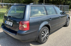 VW Passat Kombi 1.9 TDI 2003 - duży serwis / KOLOR / WNĘTRZE Legionowo - zdjęcie 5