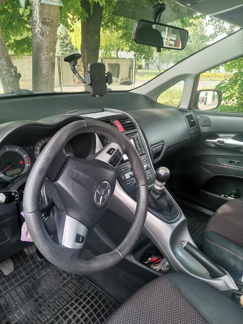 Toyota Auris Sosnowiec - zdjęcie 7