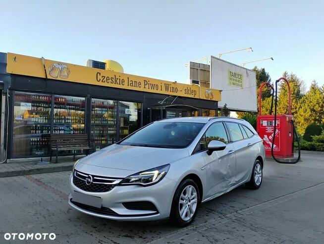 ASTRA K 2018r, 1.6 CDTI. Delikatnie uszk bok. Jeździ. Kraków - zdjęcie 1