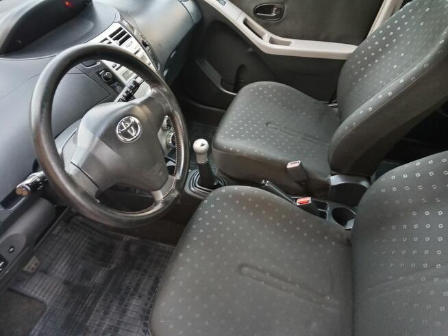 Toyota Yaris Luna 1.3 Dąbrowa Górnicza - zdjęcie 5
