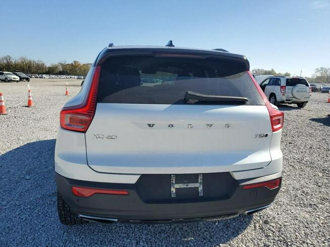Volvo XC 40 / T5 R-DESIGN / 4x4 / niski przebieg / Tarnów - zdjęcie 6