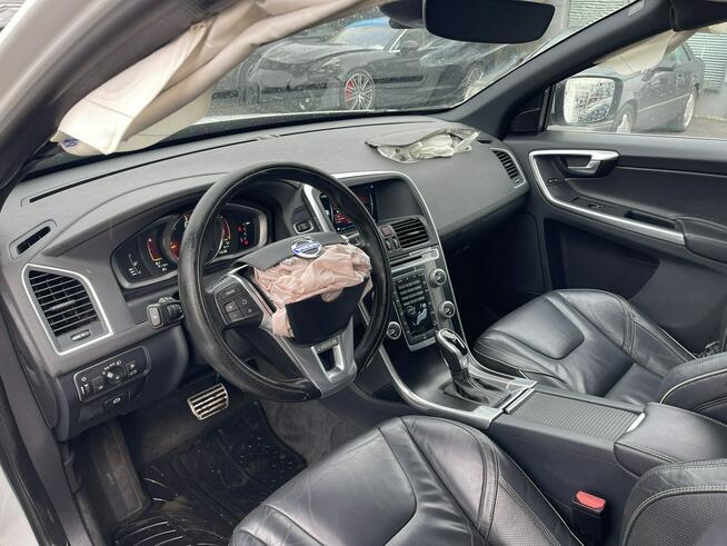 Volvo XC 60 R-Design D5 AWD Automat Skóra Podgrzewanie 220KM Gliwice - zdjęcie 9