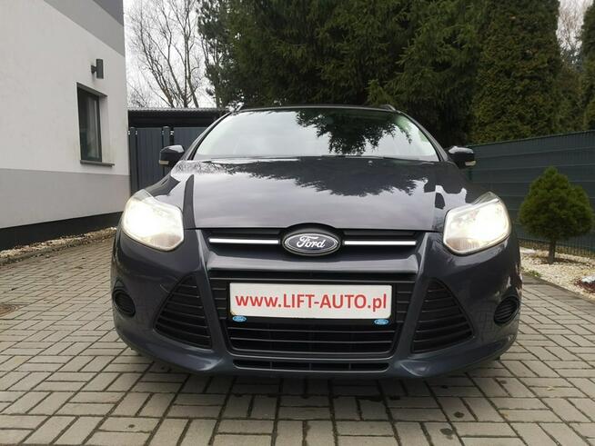 Ford Focus 1.0 12V 125KM  Klimatronik Halogeny Isofix  HAK Gwarancja Strzegom - zdjęcie 2