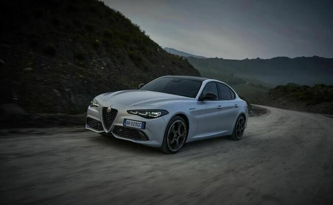 2023 Alfa Romeo Giulia - Leasing Rzeszów - zdjęcie 1