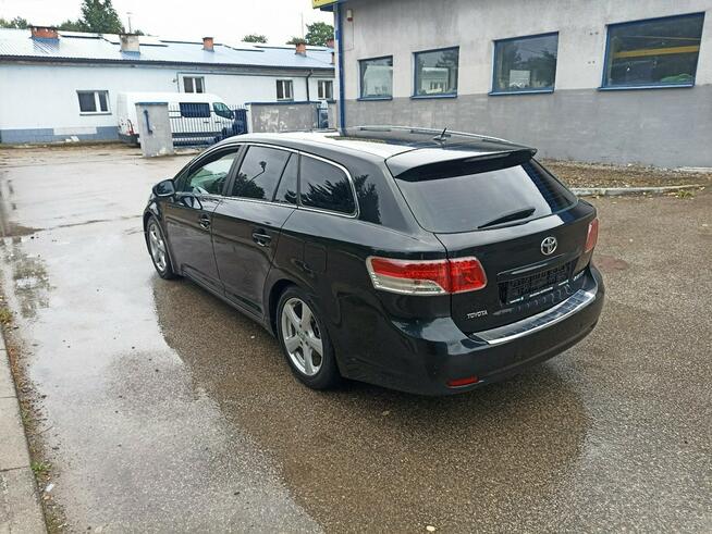 Toyota Avensis Bezwypadkowy, stan BDB Janów Lubelski - zdjęcie 4