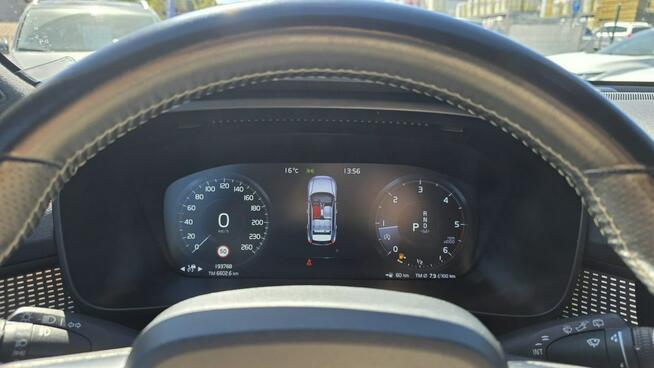 Volvo XC 40 biała perła  R design Lębork - zdjęcie 10