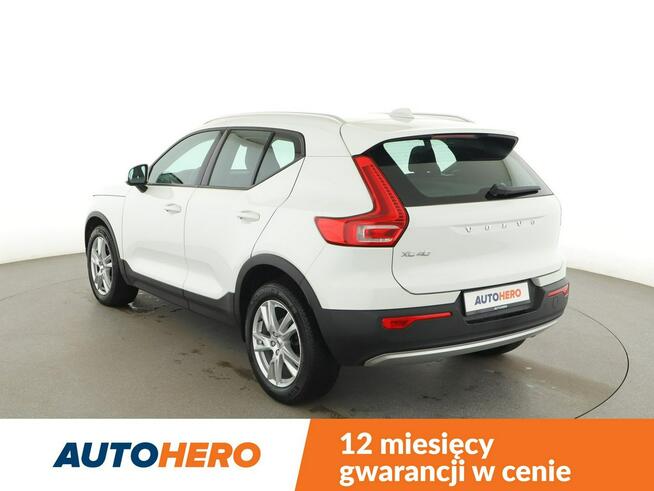 Volvo XC 40 automat full LED navi kamera 360 el. fotele virtual cocpit Warszawa - zdjęcie 4