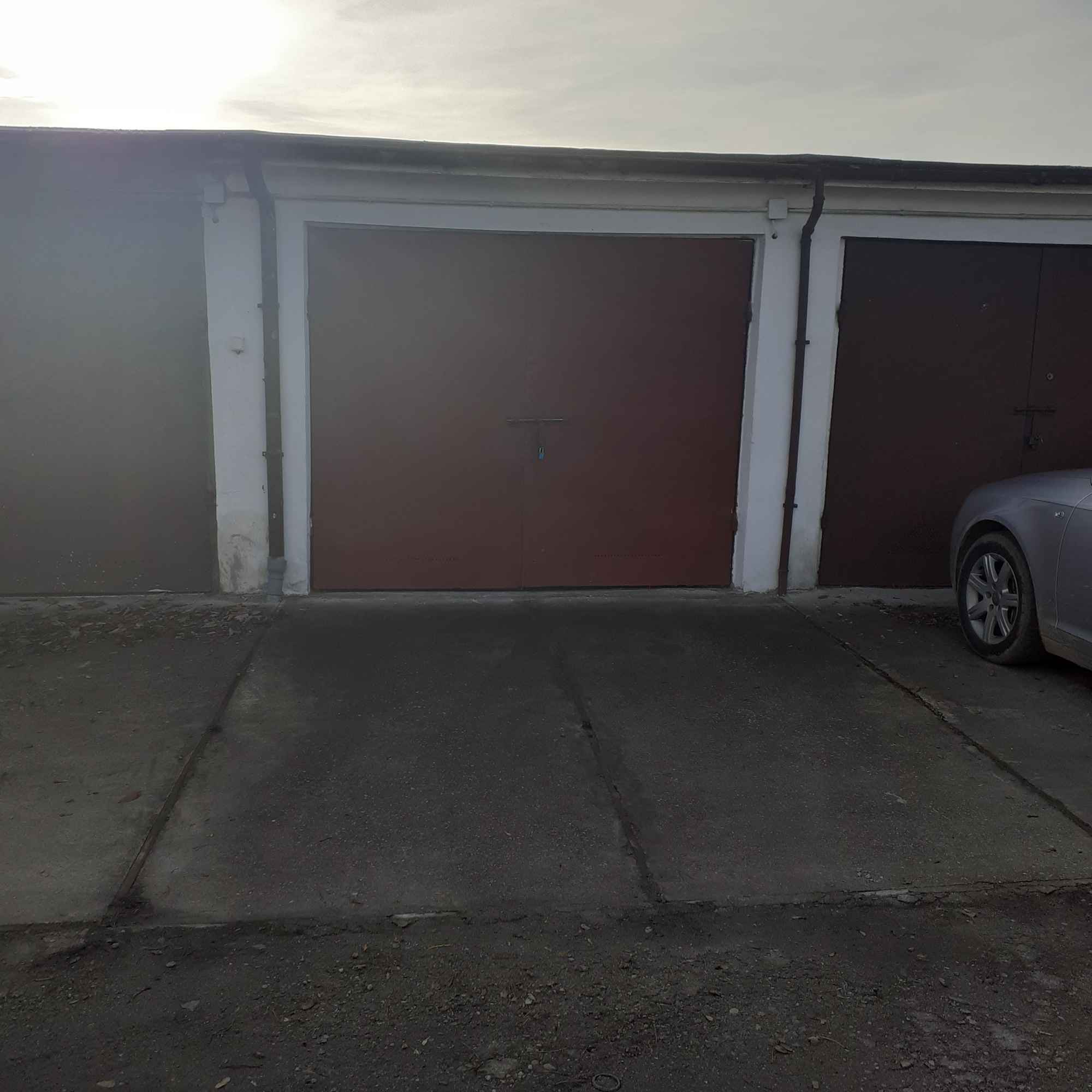 Sprzedam garaż w Lewinie Brzeskim Lewin Brzeski - zdjęcie 1