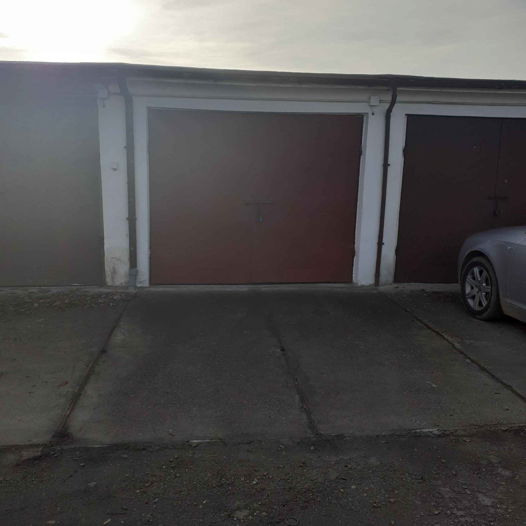 Sprzedam garaż w Lewinie Brzeskim Lewin Brzeski - zdjęcie 1