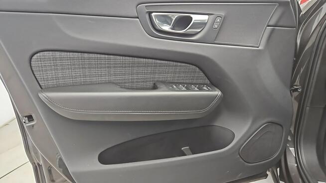 Volvo XC 60 B4 D AWD Core aut ! Z Polskiego Salonu ! Faktura VAT ! Warszawa - zdjęcie 10