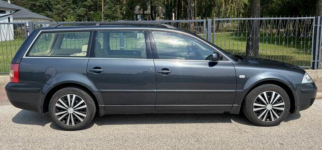 VW Passat Kombi 1.9 TDI 2003 - duży serwis / KOLOR / WNĘTRZE Legionowo - zdjęcie 6