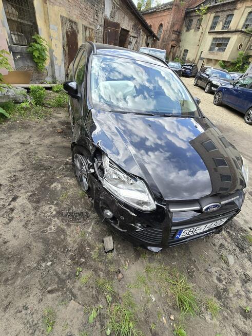 ford focus 2014 po szkodzie uderzony prawy przód Uszkodzony Sosnowiec - zdjęcie 12